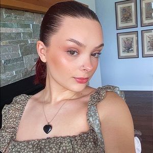 Meet your Posher, Eva